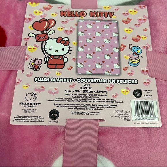 Hello kitty Valentine’s Day blanket - Picture 2 of 3